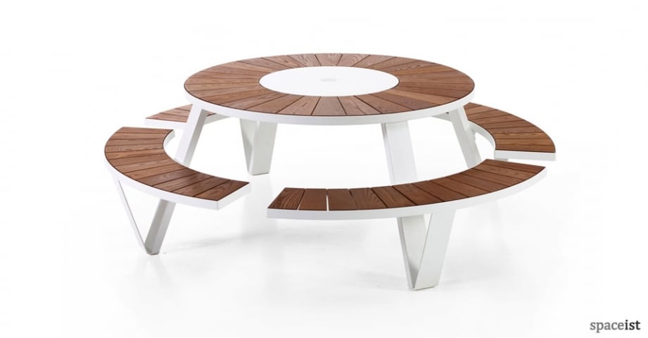 Spaceist-Pantagruel-white-round-picnic-table.jpg