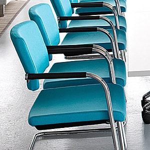 5 things to consider when choosing meeting room chairs