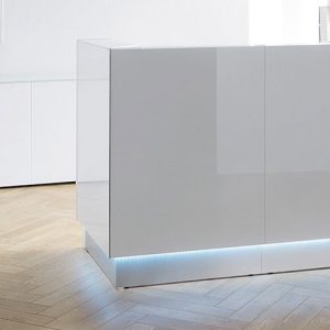 A-growing-number-of-organisations-are-opting-for-white-reception-desks A growing number of organisations are opting for white reception desks