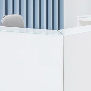 Another important benefit to bear in mind with white reception desks is the timelessness of the colour