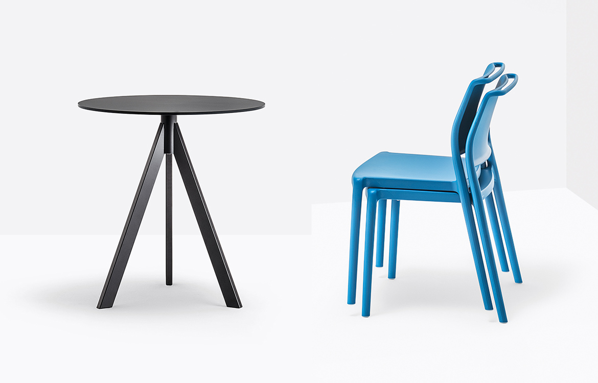 Arki black industrial cafe table with blue chair