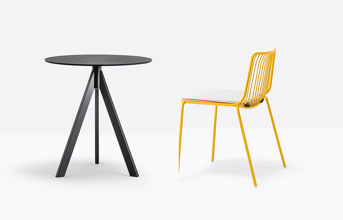 Arki black industrial cafe table with yellow chair