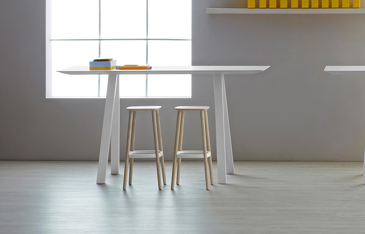 Arki high white canteen table