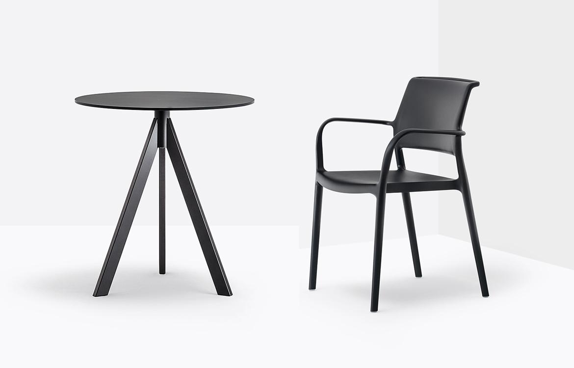 Arki black industrial cafe table with black chair