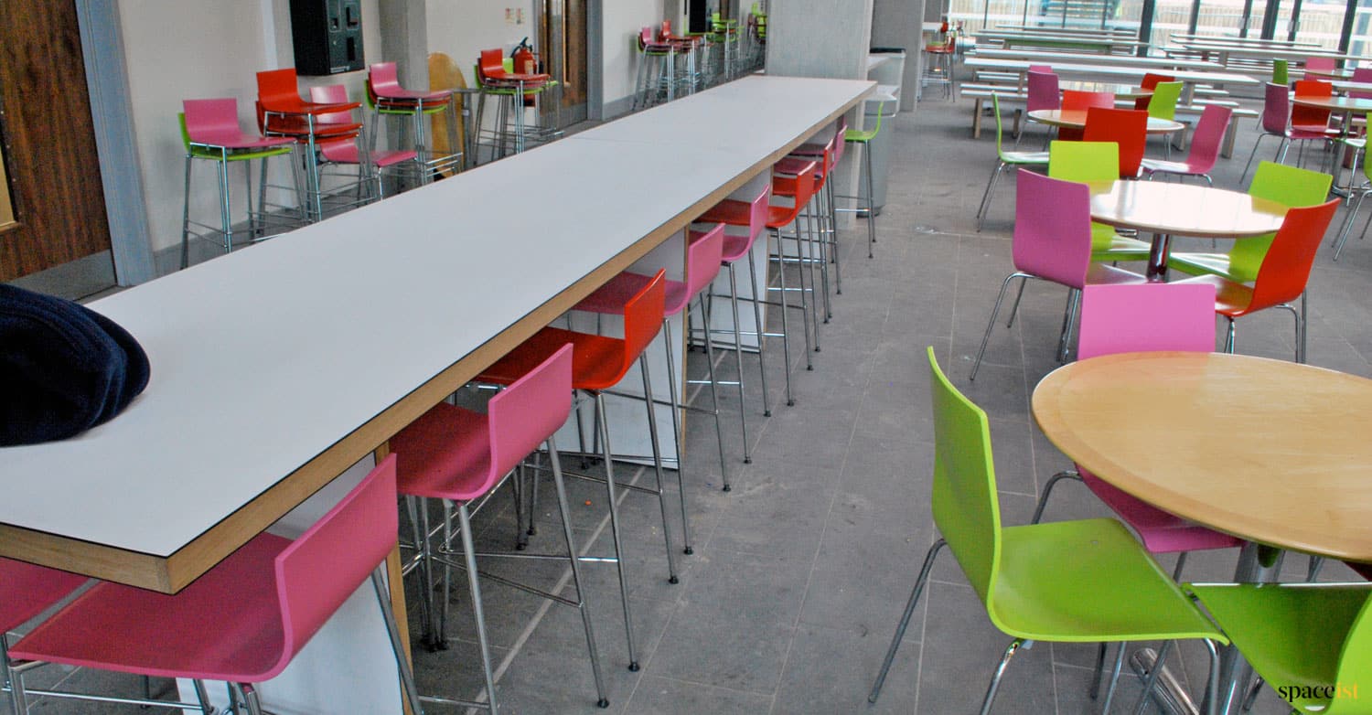 Long high table for school canteen