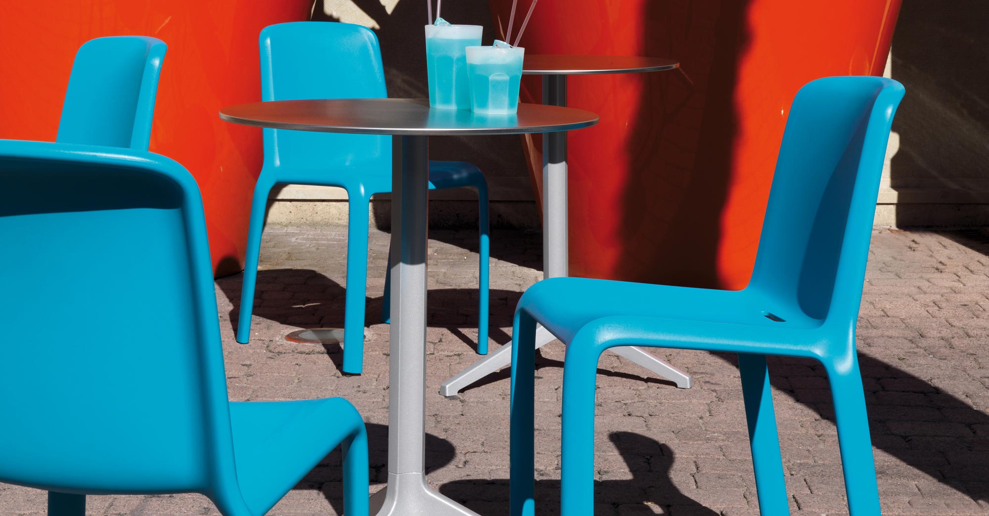 Blue-outdoor-chairs Blue outdoor chairs