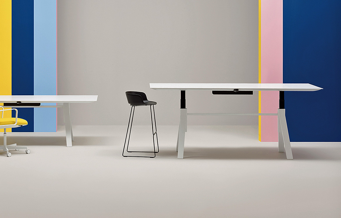Commercial large adjustable table
