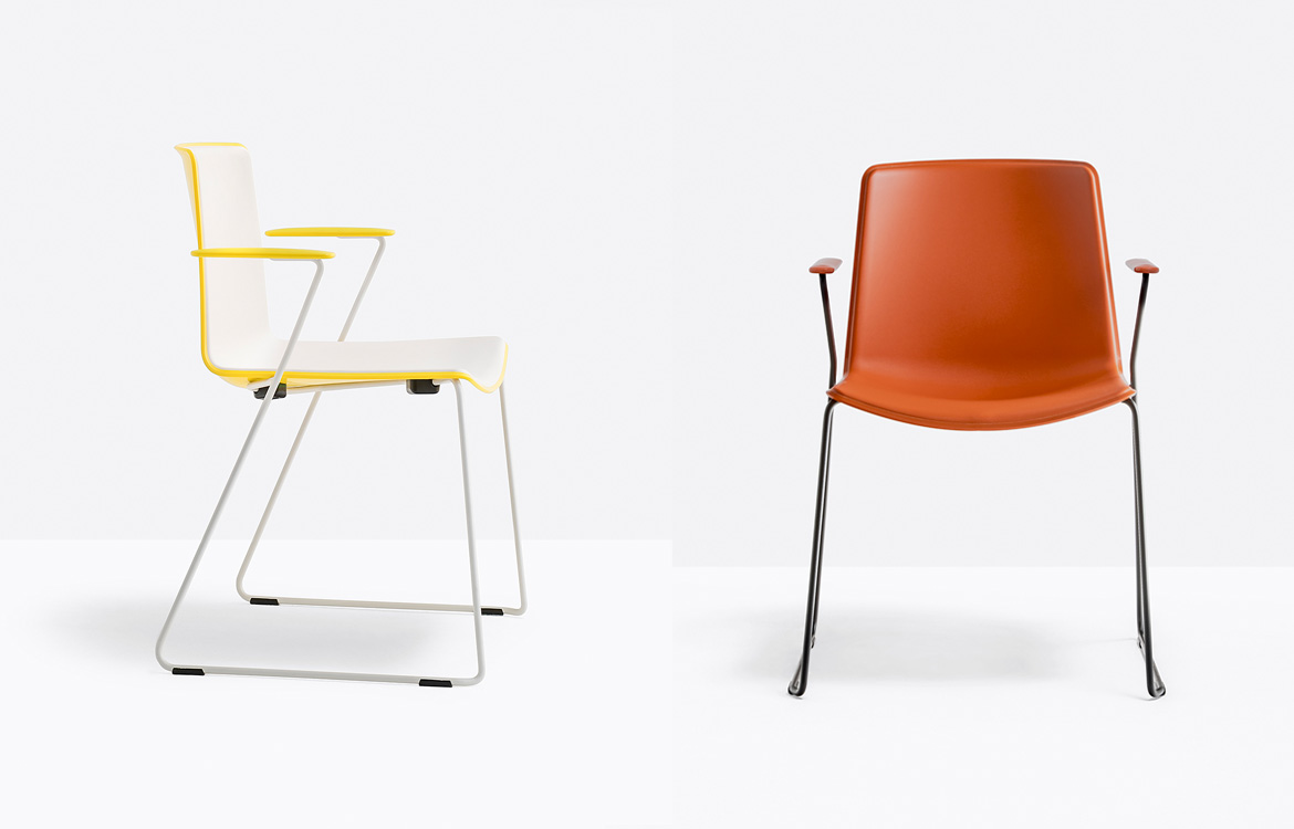 Commercial stacking meeting chair with armrests