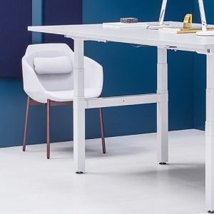 Discover our collection of height adjustable meeting tables