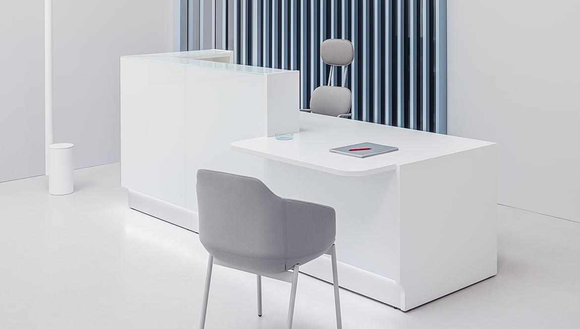 Glass Clinic Counter