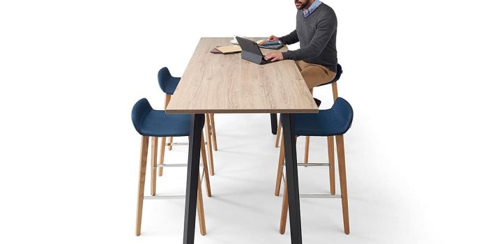 High study table with stools