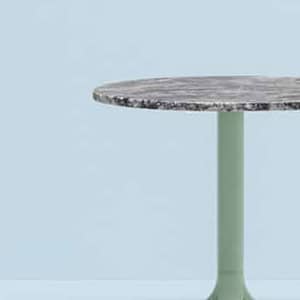 How did Michael Thonet revolutionise the wooden bistro table?