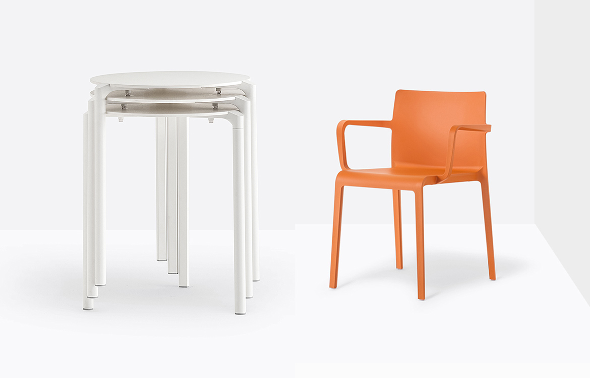 Jump white stacking table with orange chair