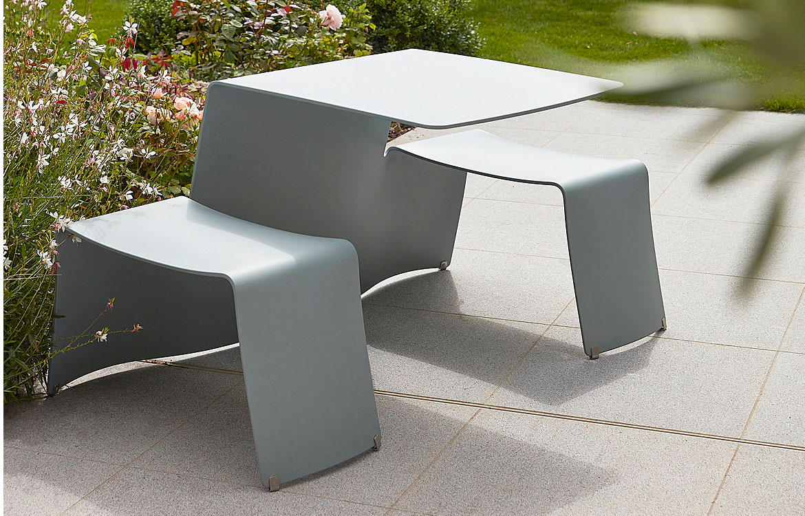 Grey colour metal outdoor canteen seting