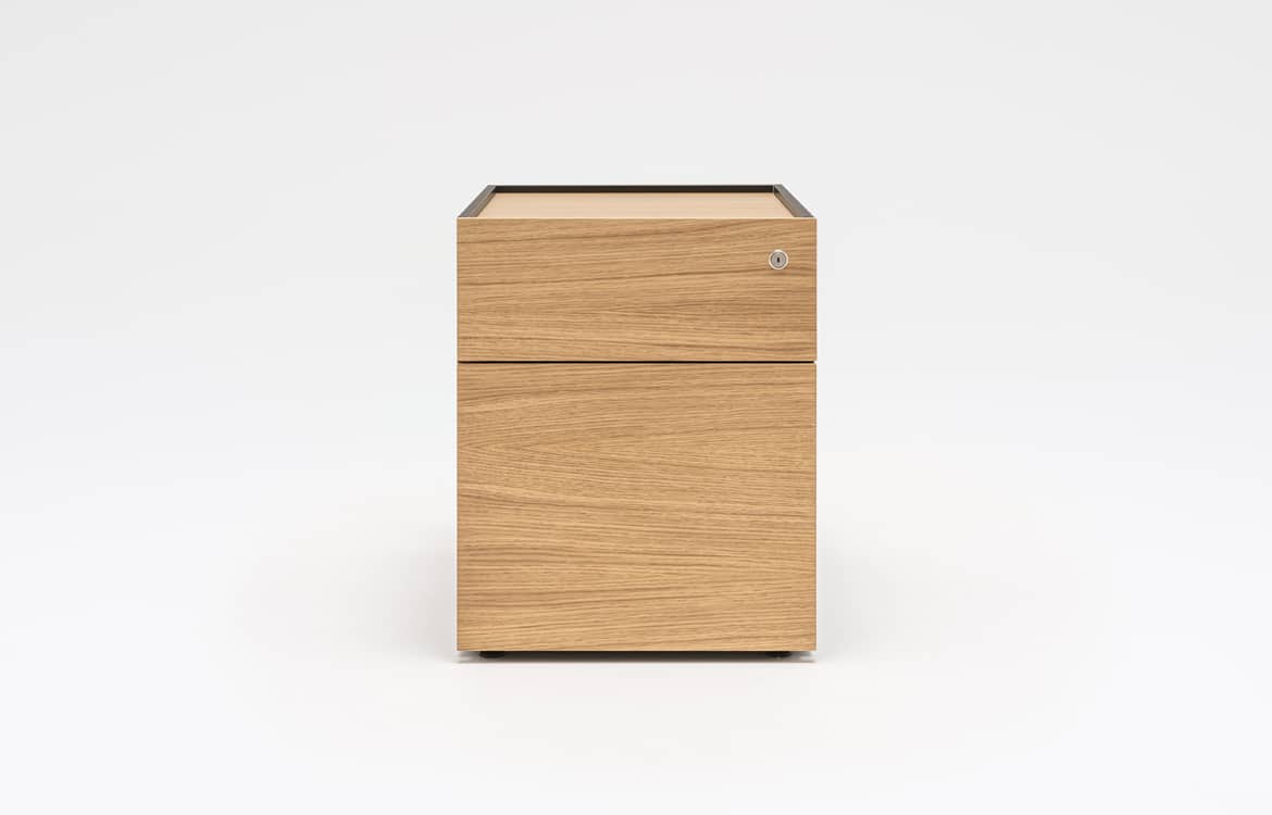 Oak wood pedestal