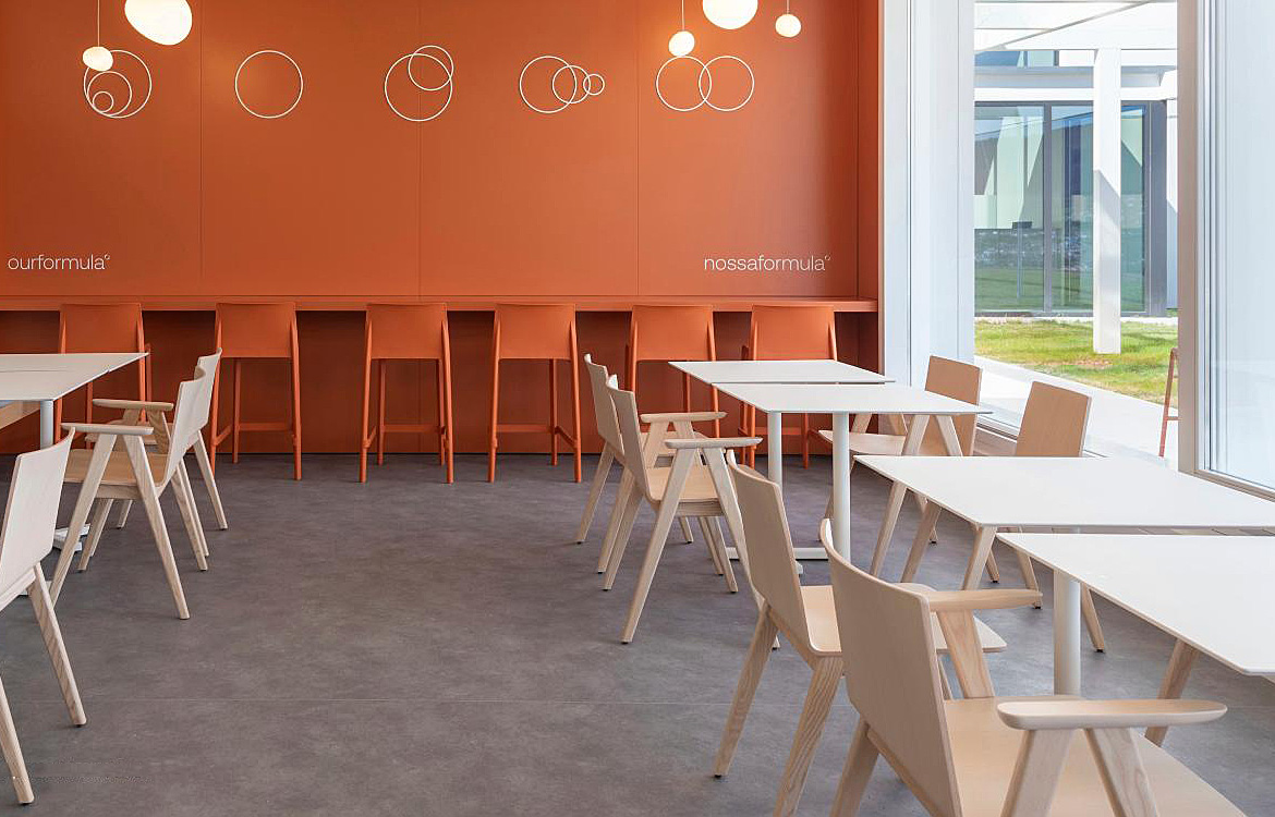 Osaka solid wood cafe seating
