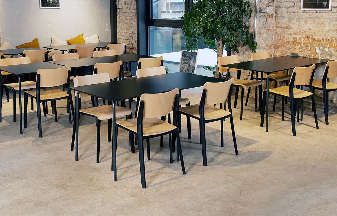 Ovo recycled plastic canteen wood seat