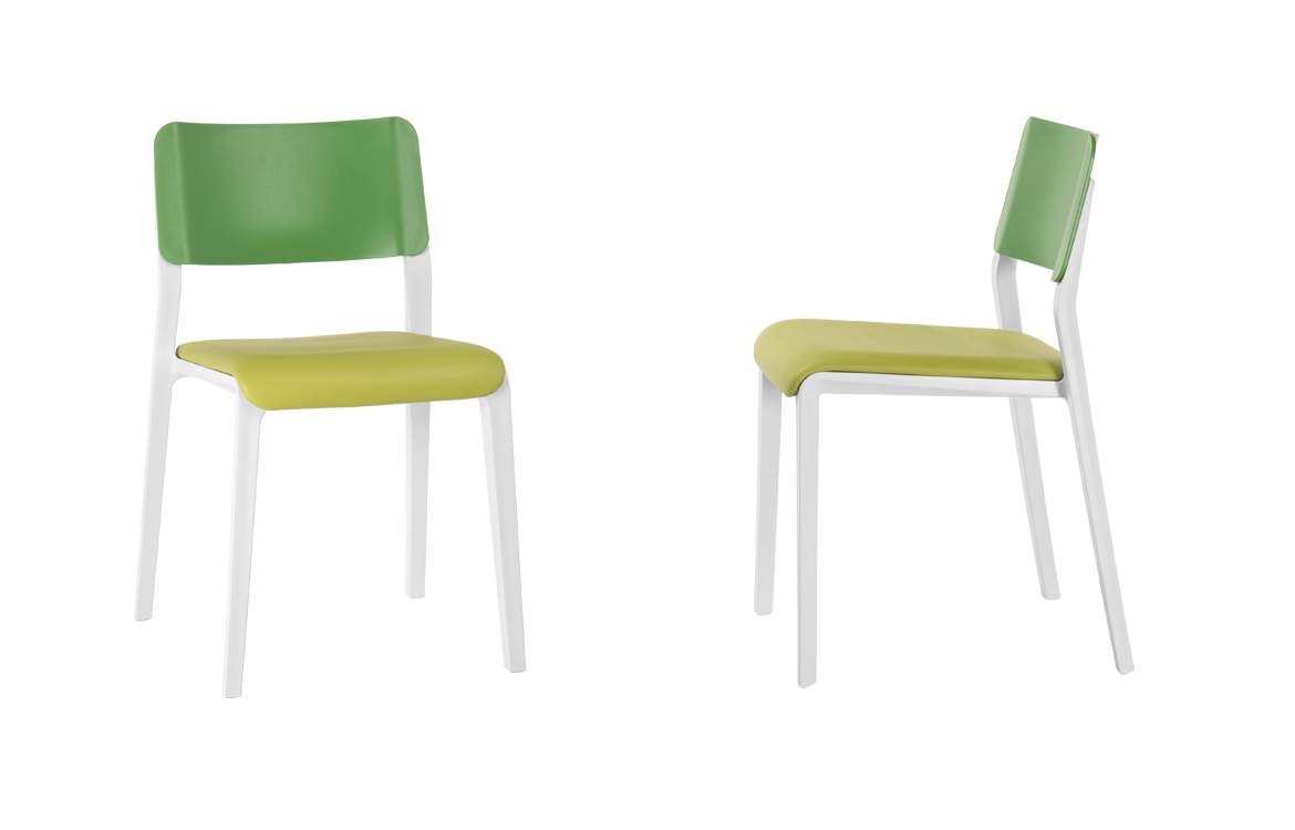 Ovo recycled plastic chair with seat pad
