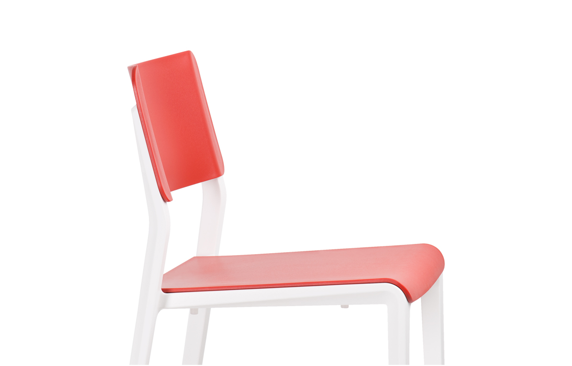 Ovo recycled red plastic seat