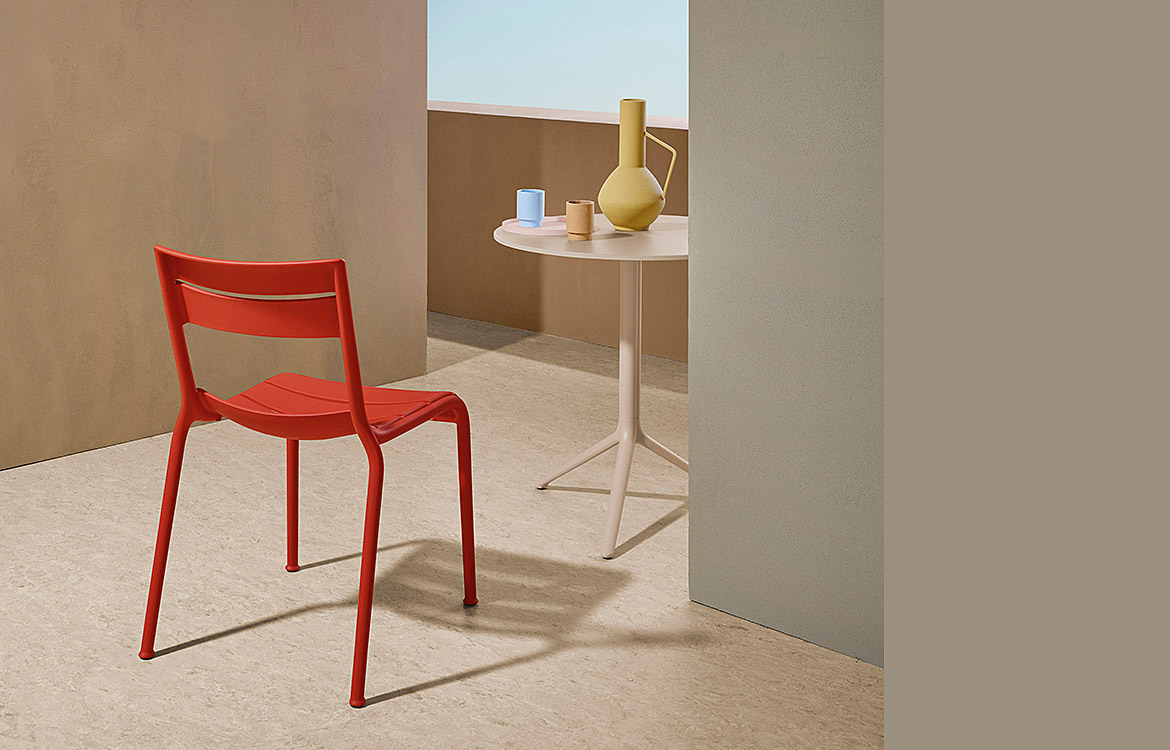 Pedrali Souvenir red cafe chair
