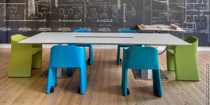 Plano commercial table in white and stainless steel