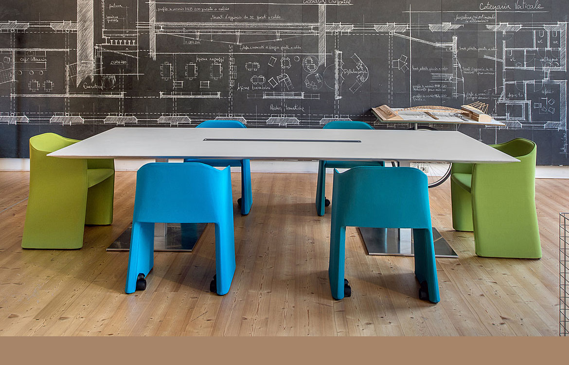 Plano commercial table in white and stainless steel