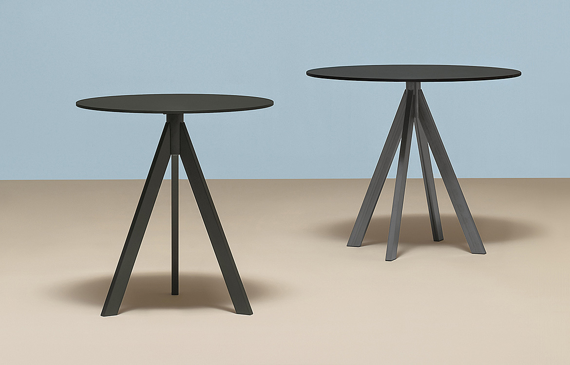 Round Arki black cafe table