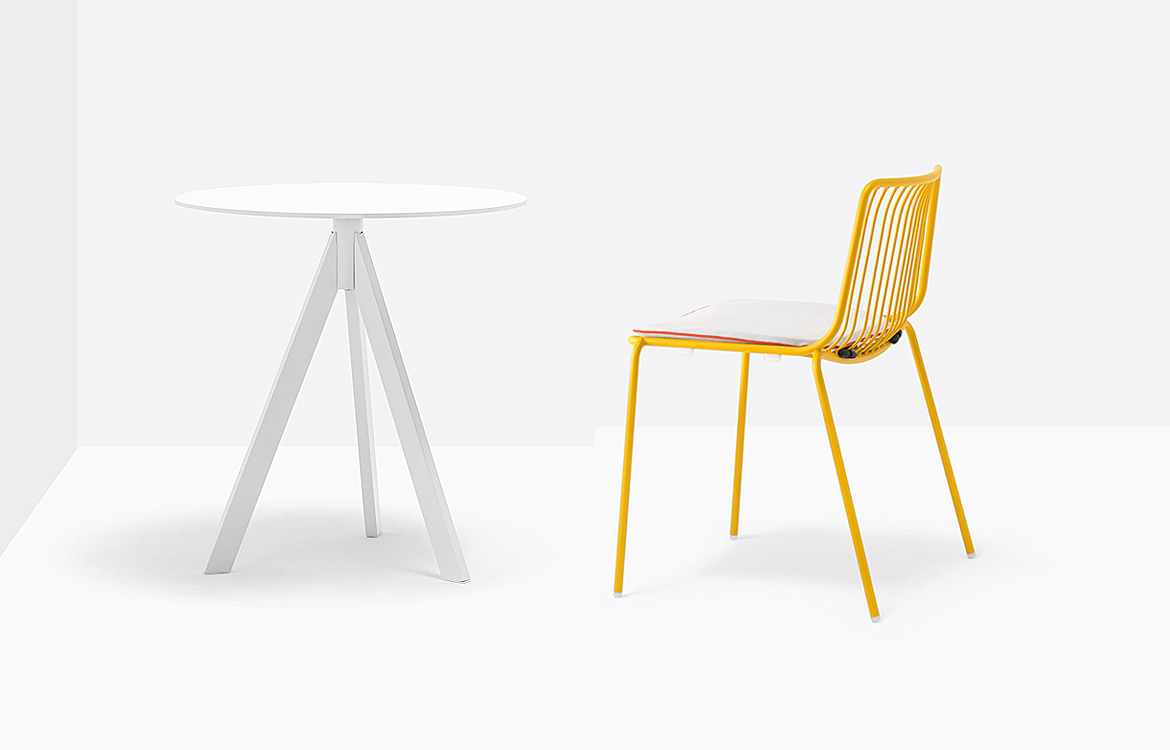 Round Arki white cafe table yellow chair