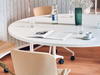 Round-folding-office-table-closeup Round folding office table closeup