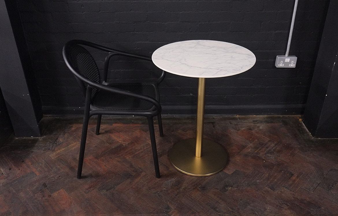 Round marble table