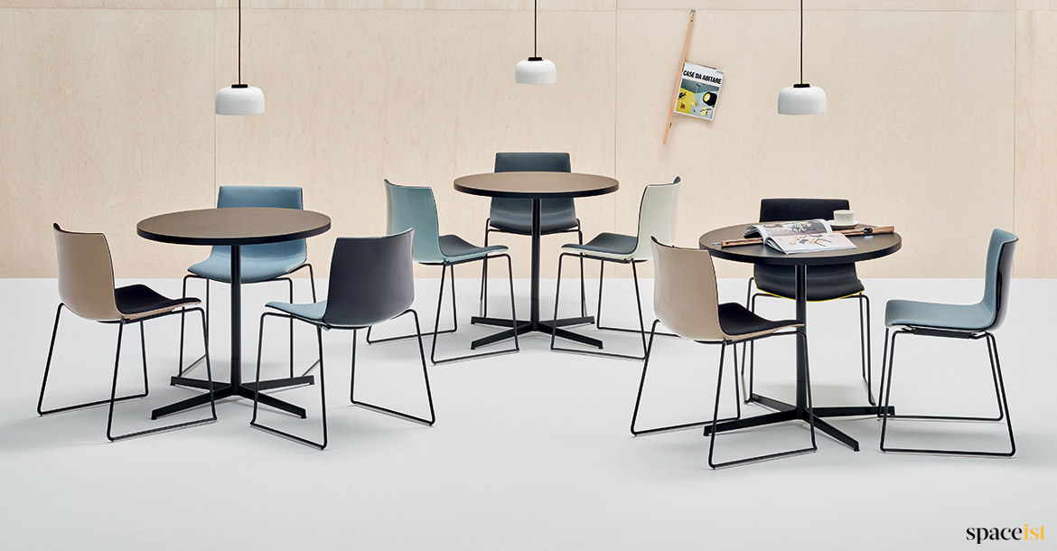 Catifa stackable meeting chairs