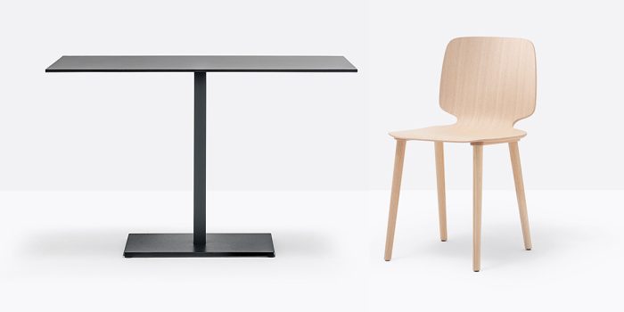 Seats 4 black cafe table with wood chair