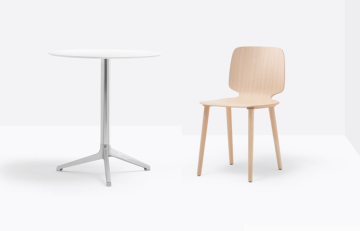 Shiny cafe table base wood cafe chair