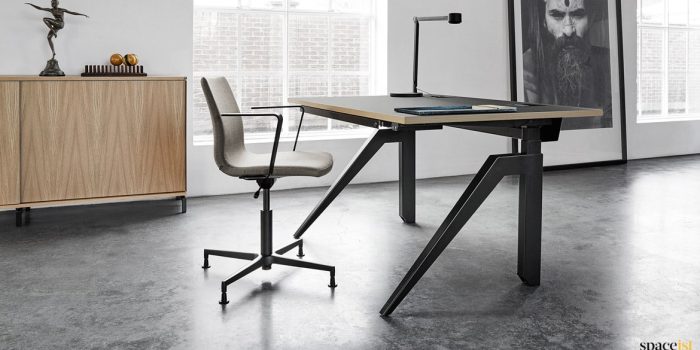 Cabale black standing desk