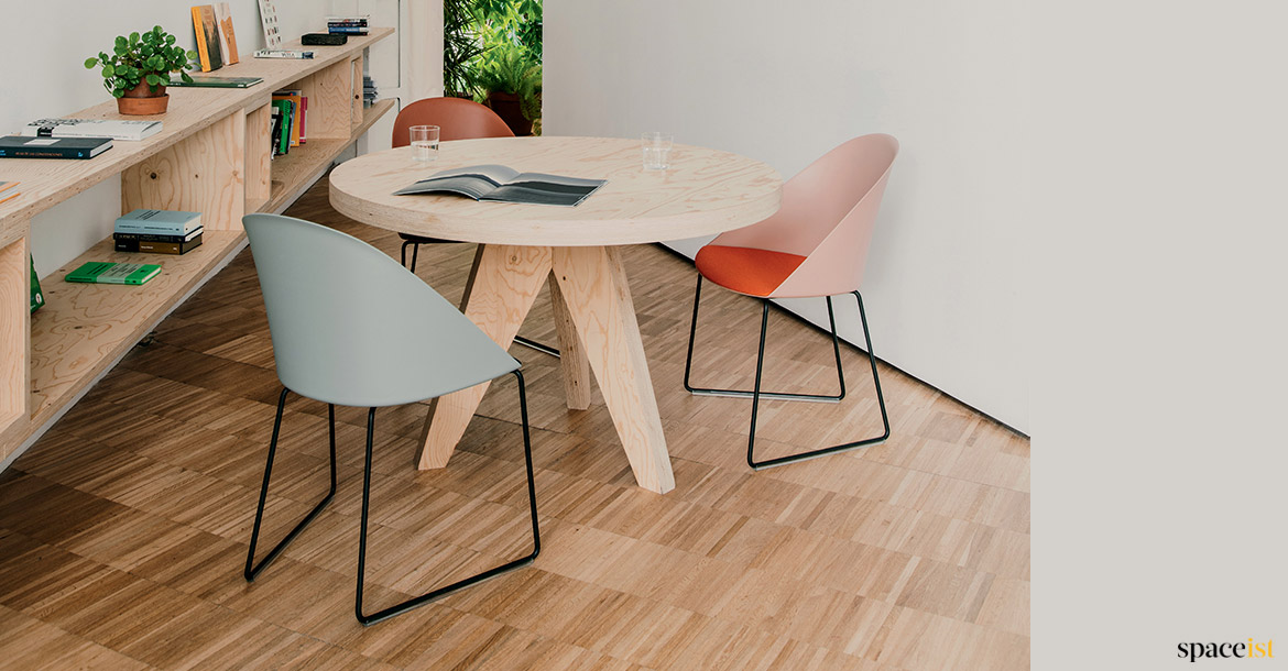 Pink meeting room chair + plywood table