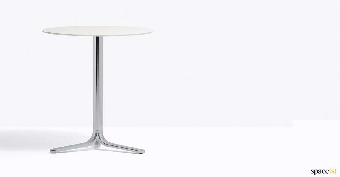 White table top + chrome base