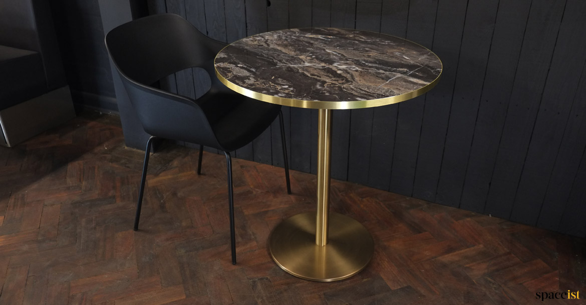 Black round marble table