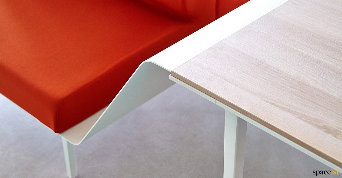 Longi red sofa-desk closeup