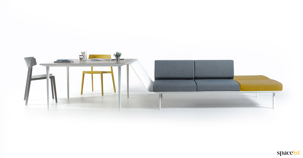 Longi sofa-desk reception furniture