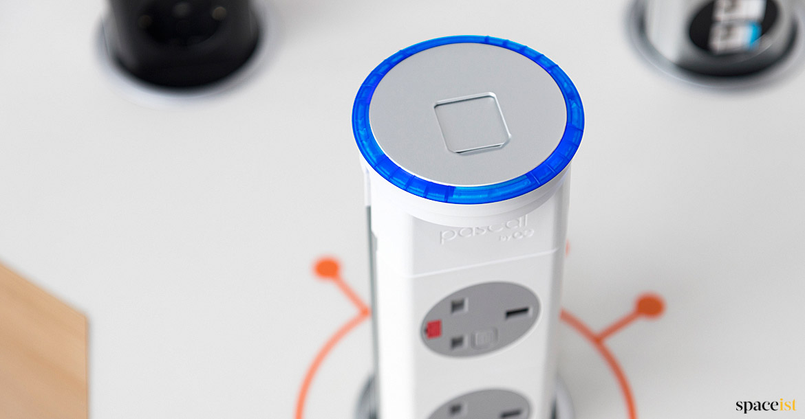 Pop-up USB chaerging point