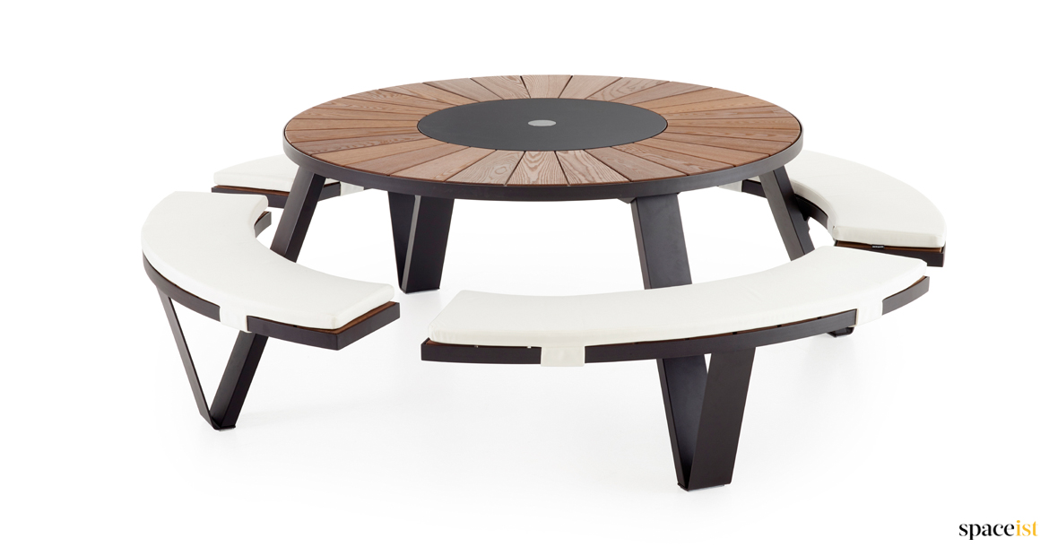 Black picnic table with seat pads - Pentagale