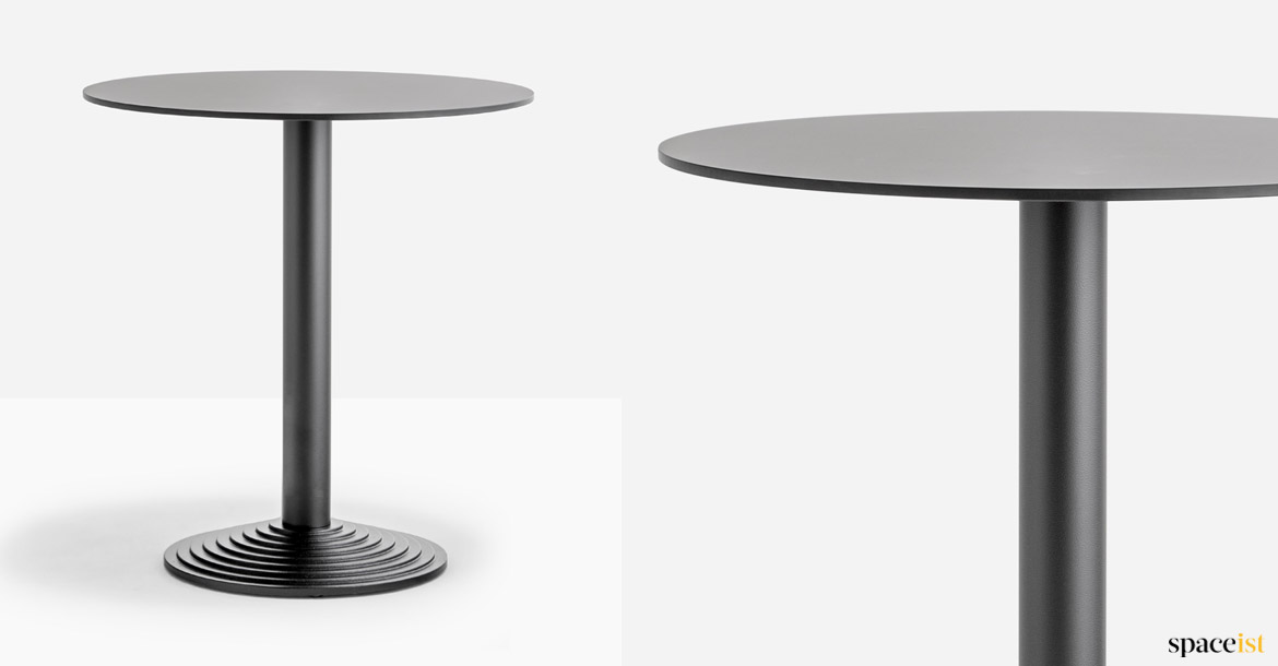 Round step table