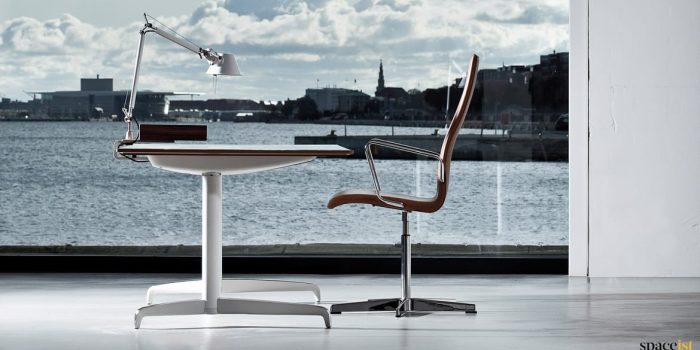 Whtie standing desk for executive