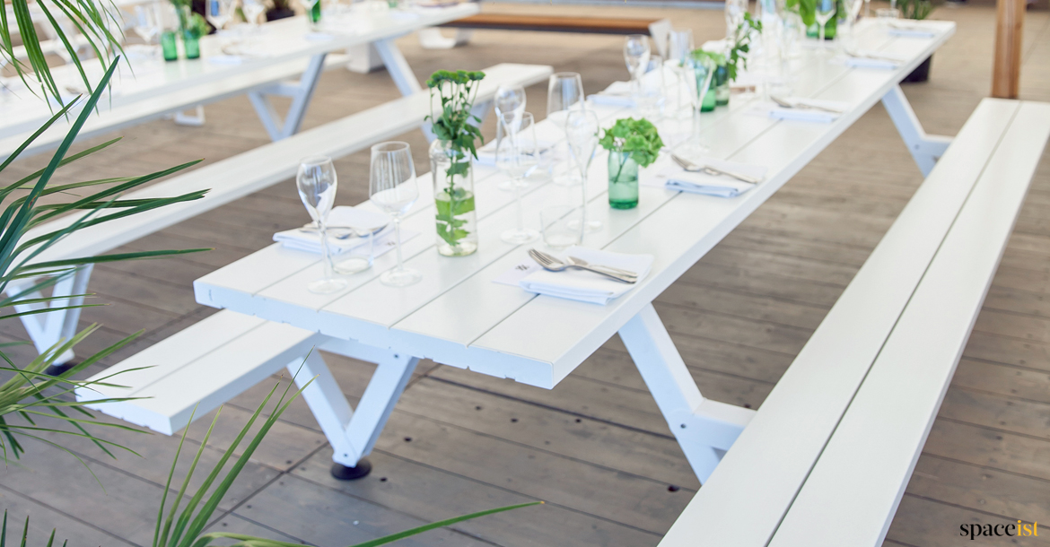Indor picnic table in white