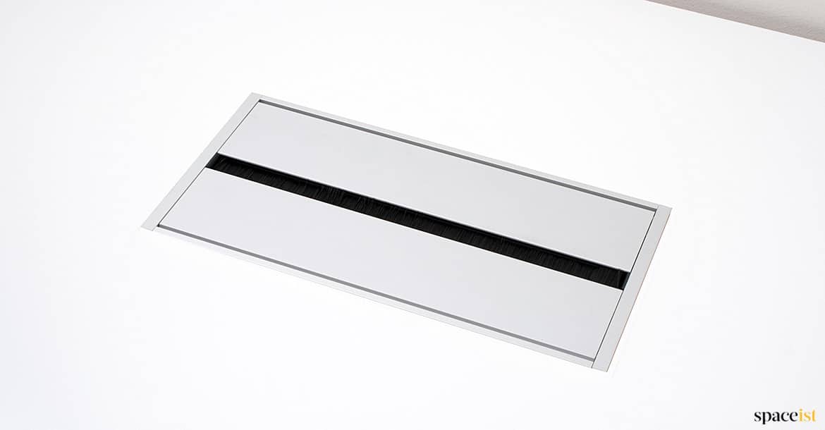 Large cable hatch silver