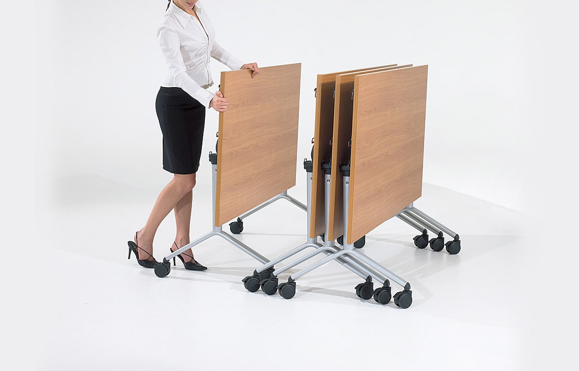 Stacking table silver legs