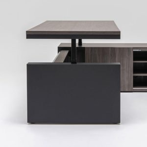 Standing-Desk-v-Sitting-Desk Standing Desk v Sitting Desk