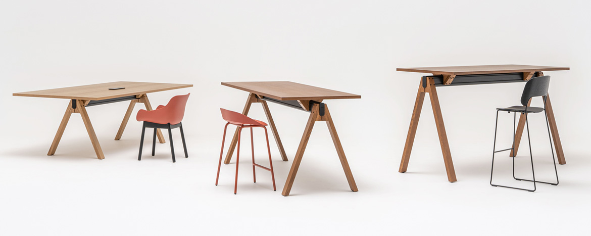 Standing executive table