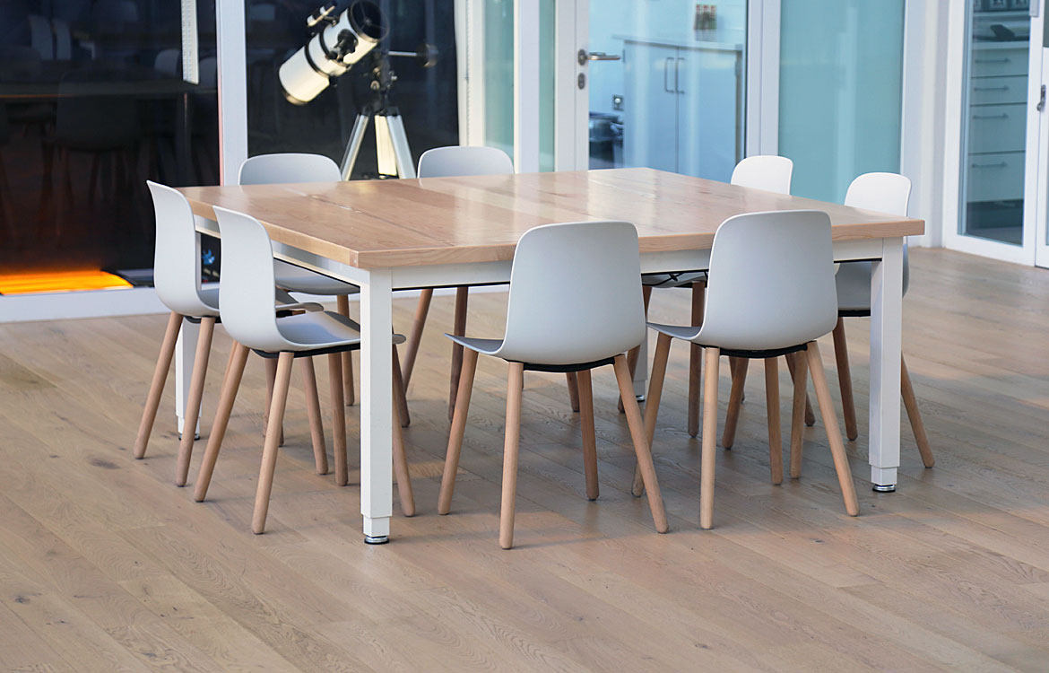 Study chair with wood legs