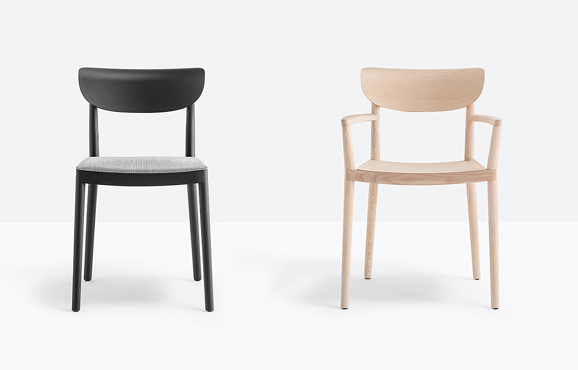 Tivoli wood cafe with armrests
